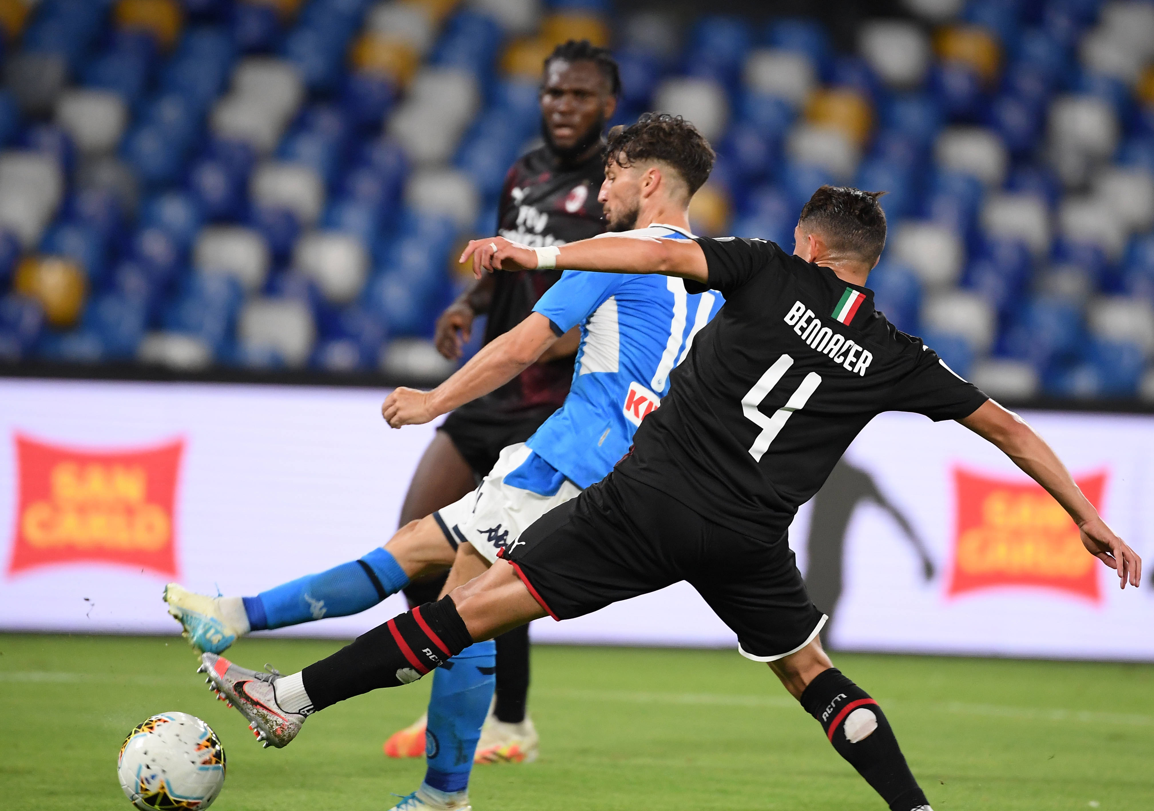 英雄联盟竞猜-意大利杯赛场波澜，AC米兰小胜那不勒斯