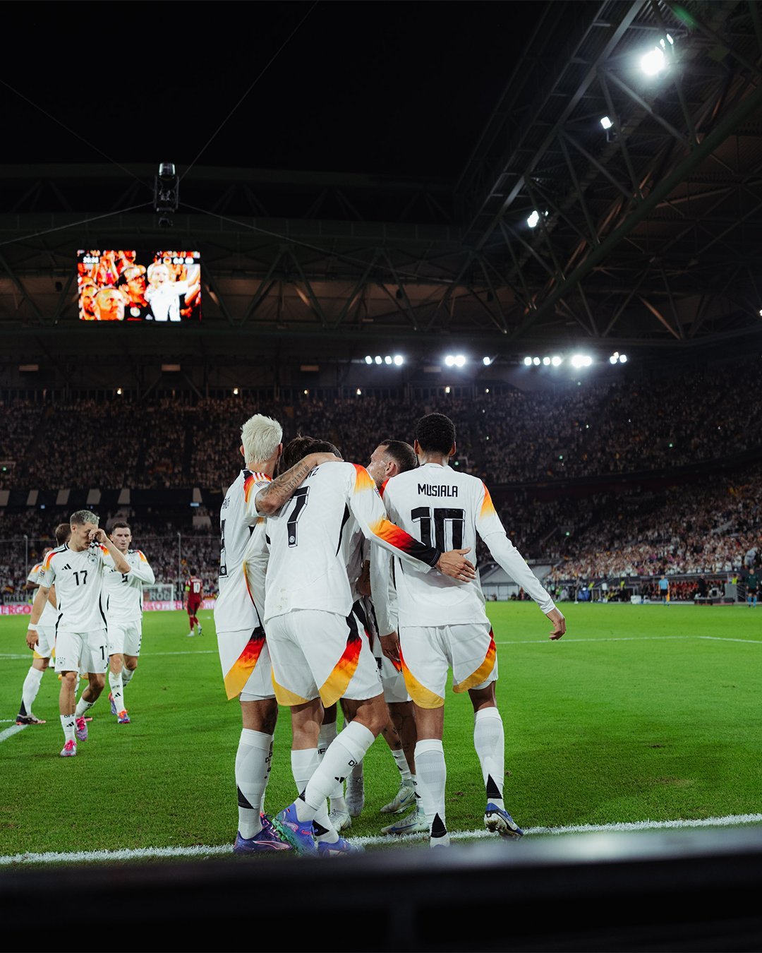 lol下注网站-包含足球精彩瞬间：欧国联联赛球员表现大揭秘的词条